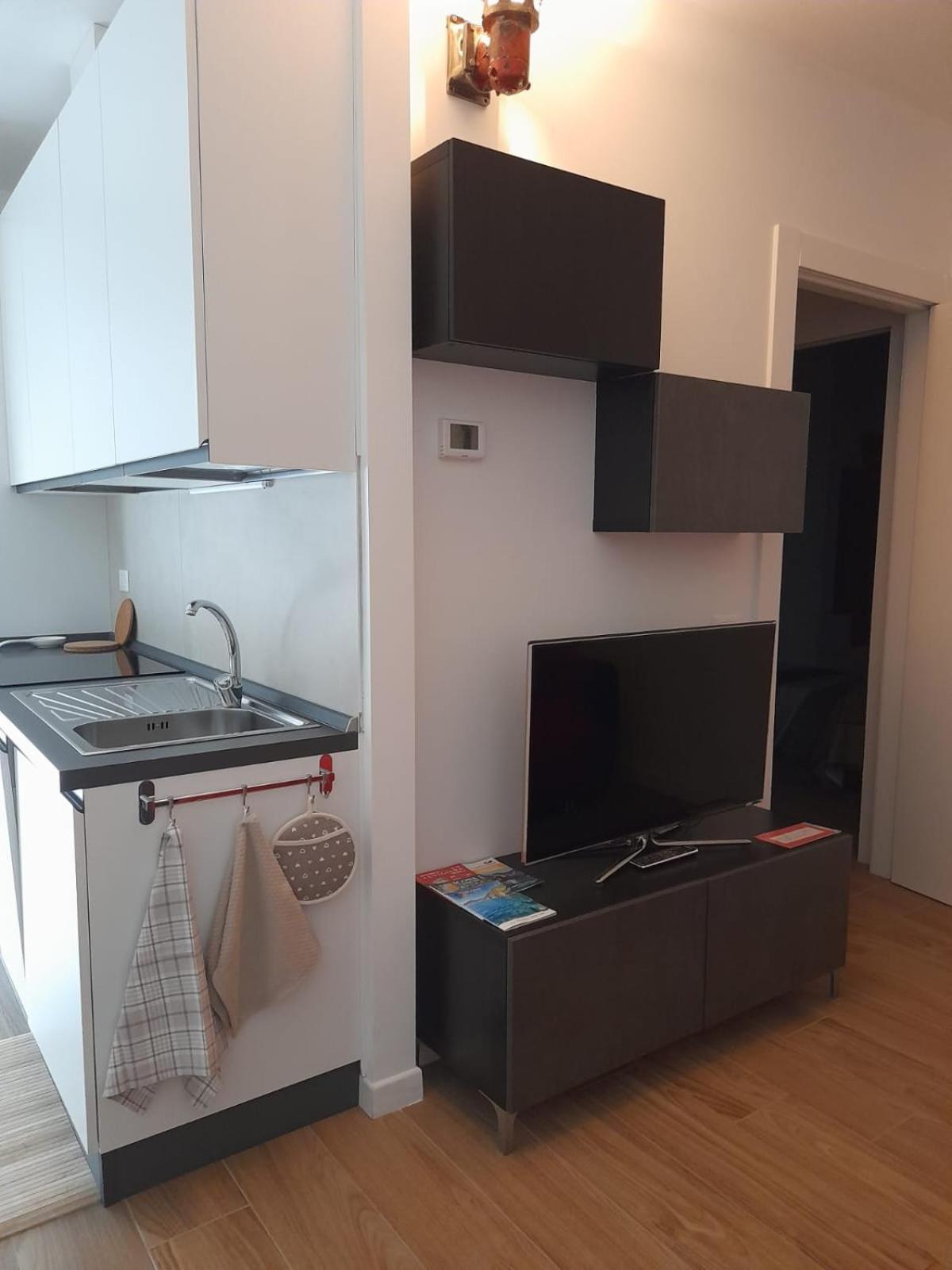 The Blue Nest - Red Apartment Near 5 Terre Специя Екстериор снимка